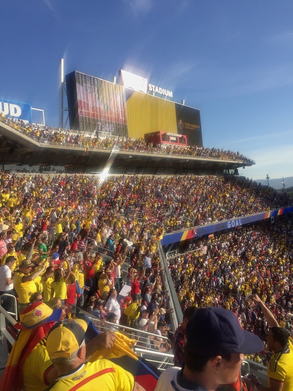 Colombia Futbol Fans vertical Colombia Futbol Fans vertical